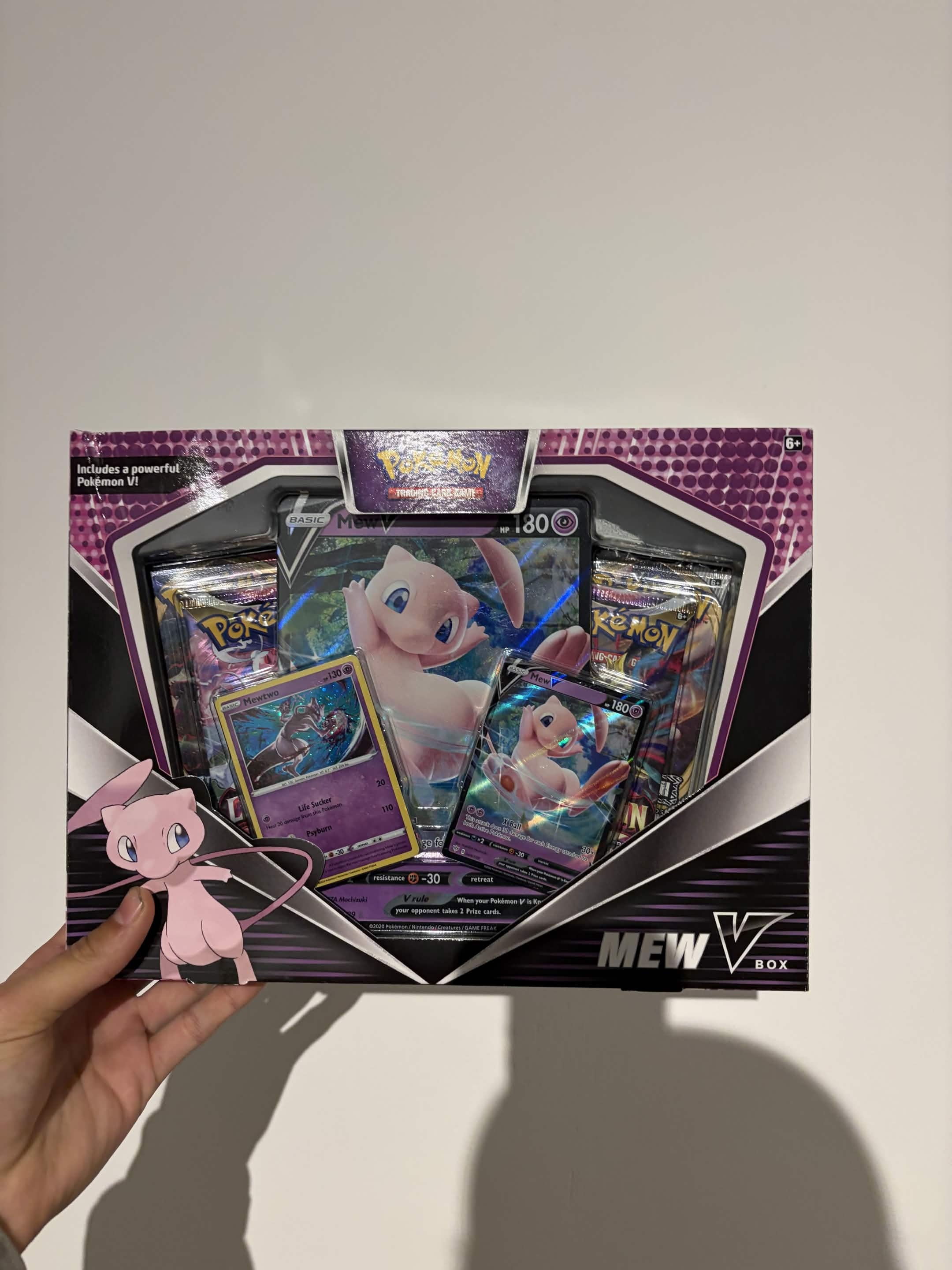 Pokémon Mew V Box Exclusive (Mewtwo Promo) Kleine damage Linksboven